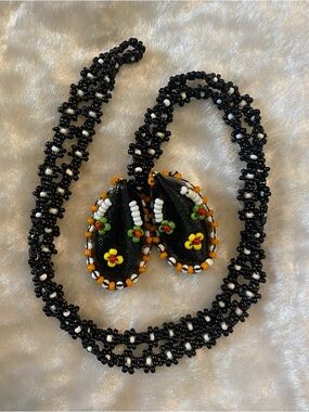 🍀VTG Native American Beaded Moccasin Necklace